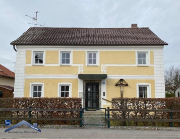 Nh. Bad Füssing Wohnhaus mit Flair, Garage und Nebengebäude