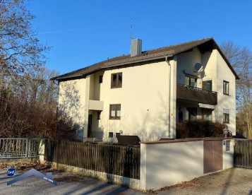 Landau a.d. Isar großzügiges Zweifamilienhaus mit Balkon