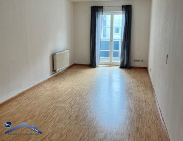 Passauer Fußgängerzone großzügige 3 Zimmer Whg. mit Wohnküche, Lichthof und Balkon