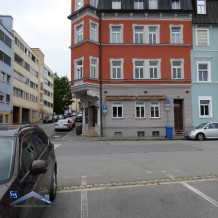 Passau Mitte exclusive 3 Zimmer Altbauwohnung mit großzügigen Wohnzimmer und schönem Ecker