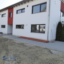 Vilshofen neuwertige 2 Zi-Whg. mit Balkon in kleiner Wohnanlage