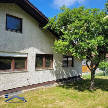 Geräumiges Einfamilienhaus mit Garten und Garage Nähe Passau