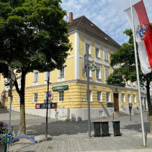 Stadt Vilshofen Geschäftshaus mit besonderem Flair am Stadtplatz