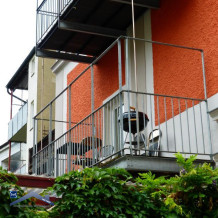 Großzügige 3 Zimmer Altbauwohnung mit großem Wohnzimmer mit Erker und Balkon im Zentrum von Passau