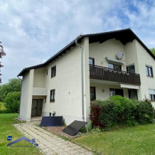 Landau a.d. Isar großzügiges Zweifamilienhaus mit Balkon