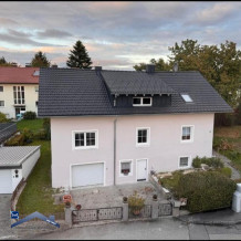 Tittling sehr gepfegtes Einfamilienhaus mit Balkon und Garten