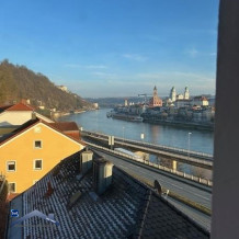 Exklusives Stadthaus mit Altbaucharme im Passauer Zentrum! 3-Zimmer Whg. mit EBK und herrlichem Stadtblick!