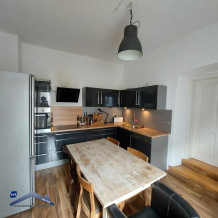 Excl. Stadthauswohnung mit 3 Zimmern, großzügigem Wohnzimmer, Küche und großer Terrasse in Passau Stadt