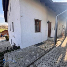 Großzügies Stadthaus/DHH mit Balkon, Terrasse und Garage in Tiefenbach