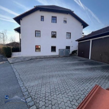 Wohnen mit viel Platz für die Familie in einer DHH mit Balkon, Terrasse und Garage